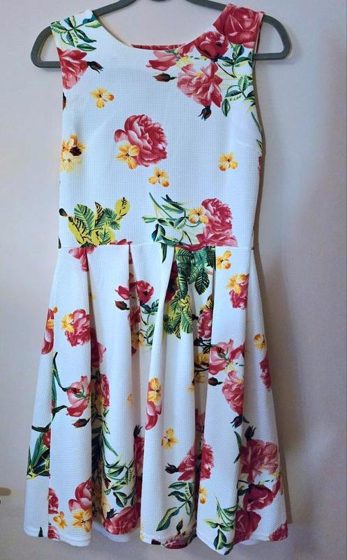 Fille a Suivre Jurk - Wit met Rozen - Maat M, Kleding | Dames, Jurken, Zo goed als nieuw, Maat 38/40 (M), Wit, Knielengte, Verzenden