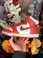 Nike dunk high maat 39, Kleding | Dames, Schoenen, Overige kleuren, Nike, Nieuw, Ophalen of Verzenden