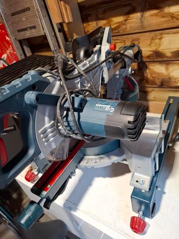 Bosch GCM 800 SJ afkort-/verstekzaag met GTA 2600 onderstel beschikbaar voor biedingen