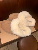 Ugg sloffen - maat 38 - Nieuwstaat, Kleding | Dames, Beige, Nieuw, Ophalen of Verzenden, Pantoffels of Sloffen