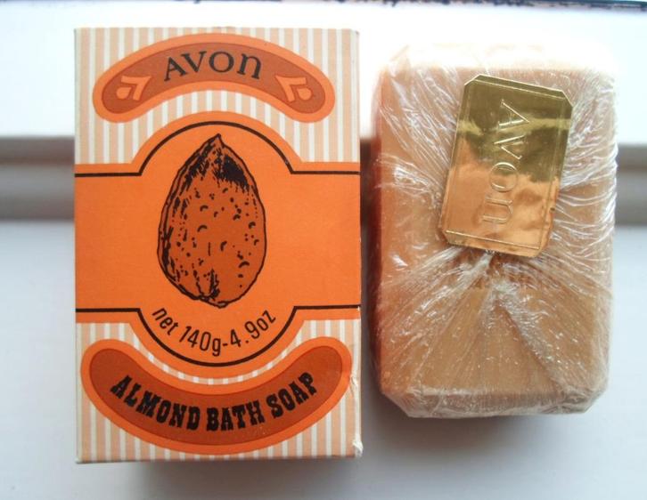 AVON Almond Bath Soap. In originele doos. Amandel., Verzamelen, Parfumverzamelingen, Nieuw, Overige typen, Ophalen of Verzenden