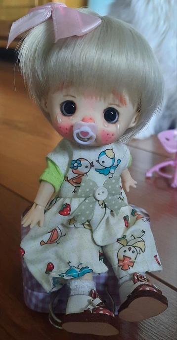 Schattig bjd ob11 hars popje, + extra's, ooak gecustumized.  beschikbaar voor biedingen