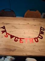 Letterslinger Pas Getrouwd rood, Ophalen of Verzenden, Gebruikt, Versiering, Geboorte of Huwelijk