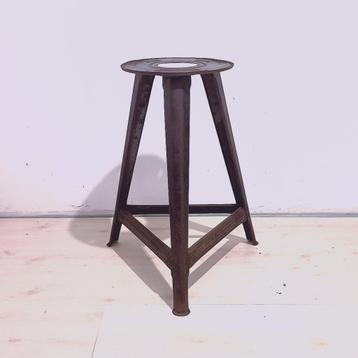 Rowac kruk 55 cm werkplaatskruk Bauhaus design beschikbaar voor biedingen