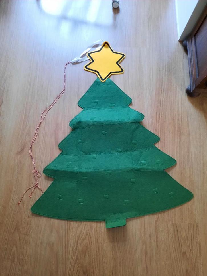 Nijntje vilten Kerstboom met versiering, Diversen, Kerst, Gebruikt, Ophalen of Verzenden