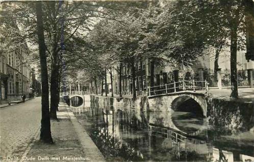 (301-035-011) Delft Oude Delft met Meisjeshuis, Verzamelen, Ansichtkaarten | Nederland, Zuid-Holland, Verzenden