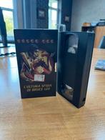 Bruce Lee VHS tape - Slipcase - Italiaanse Import - Kung Fu, Cd's en Dvd's, VHS | Film, Vanaf 9 jaar, Ophalen of Verzenden, Gebruikt