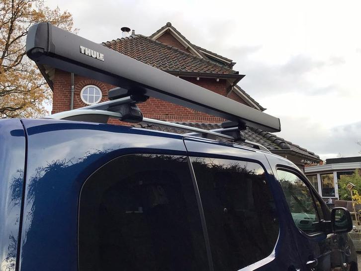 Thule Omnistor 3200 antraciet uni grey cassetteluifel, Caravans en Kamperen, Camper-accessoires, Zo goed als nieuw, Ophalen