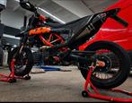 KTM 690 SMC-R | Full Carbon | A2 | +€20.000 aan upgrades, Motoren, Motoren | KTM, 690 cc, Minimaal motorrijbewijs A2, 1 cilinder