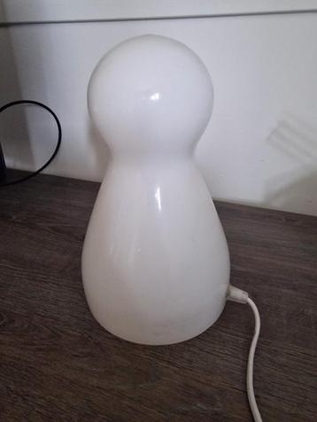 Witte Melkglas Pion Lamp beschikbaar voor biedingen