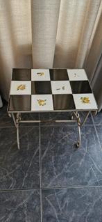 Bijzettafel siertafel met tegels jaren 60, Ophalen, Minder dan 55 cm, Gebruikt, Rond