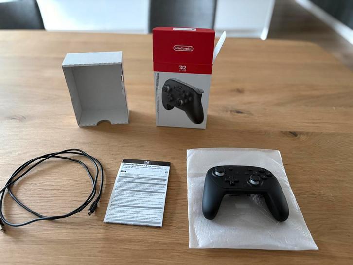 Switch 2 Pro Controller, Spelcomputers en Games, Spelcomputers | Nintendo Consoles | Accessoires, Zo goed als nieuw, Switch, Overige controllers