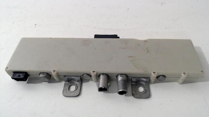 Antenne versterker BMW 3 serie, Auto diversen, Autoradio's, Ophalen of Verzenden