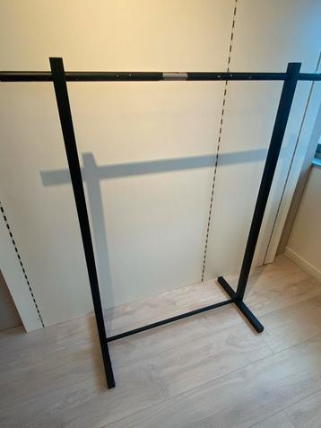Kledingrek - 3 stuks beschikbaar voor biedingen