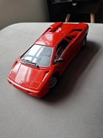 Lamborgini diablo rood modelauto 1:18 beschikbaar voor biedingen