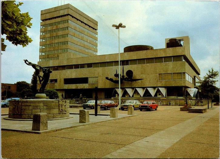 Eindhoven - Stadhuis, Verzamelen, Ansichtkaarten | Nederland, Ongelopen, Noord-Brabant, 1960 tot 1980, Verzenden