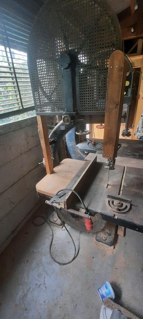 Verticale lintzaag, zaagmachine, Doe-het-zelf en Verbouw, Gereedschap | Zaagmachines, Gebruikt, Lintzaag, 1200 watt of meer, 70 mm of meer