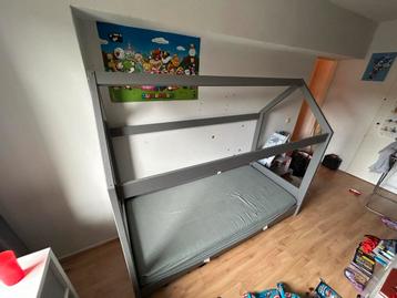 Kinderbed beschikbaar voor biedingen