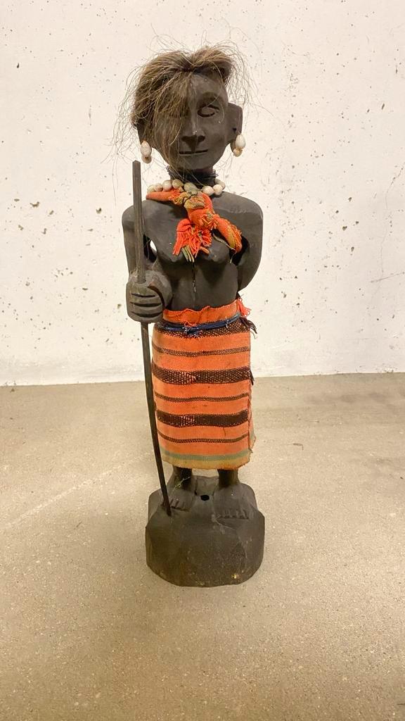 Houten Beeld met Kleding en Accessoires - Uniek De, Antiek en Kunst, Kunst | Beelden en Houtsnijwerken, Ophalen of Verzenden