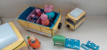 Peppa pig grote camper en kleine camper.  beschikbaar voor biedingen