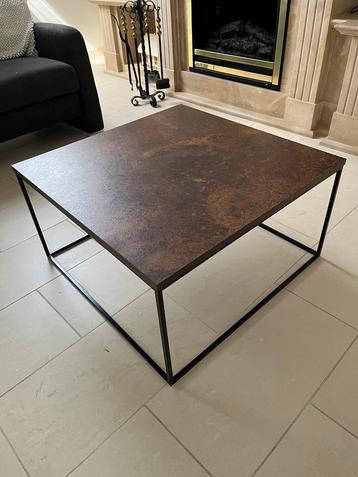 Salontafel  beschikbaar voor biedingen