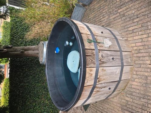 Hottub zelfbouw moet weg voor 20 september, Tuin en Terras, Bubbelbaden en Hottubs, Gebruikt, Afdekzeil, Pomp, Ophalen