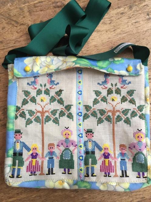 Geborduurde Pippa & Lies tas met vintage stoffen, Sieraden, Tassen en Uiterlijk, Tassen | Damestassen, Nieuw, Overige typen, Overige kleuren