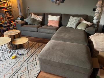 KIVIK bank met chaise longue en voetenbank, beige/grijs beschikbaar voor biedingen