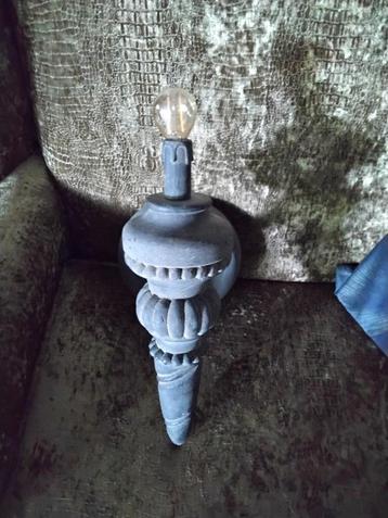 Hofzz wandlamp beschikbaar voor biedingen