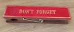 GROTE HOUTEN KNIJPER MEMO HOUDER DON'T FORGET*NIET VERGETEN*, Verzenden