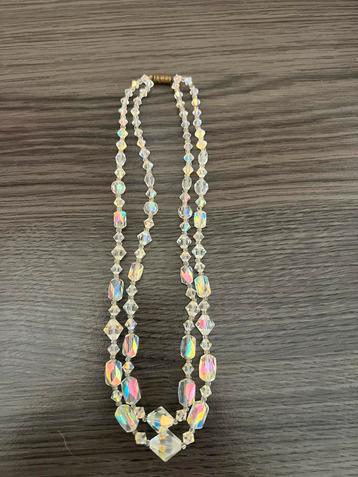 Vintage geslepen glas ketting beschikbaar voor biedingen