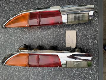 Peugeot 404 achterlichten beschikbaar voor biedingen