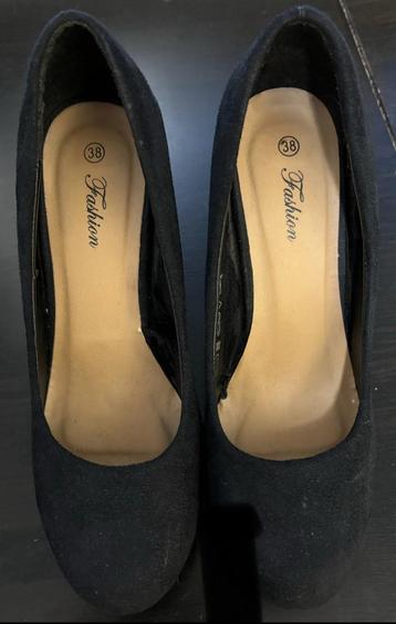Elegante zwarte pumps, maat 38. beschikbaar voor biedingen