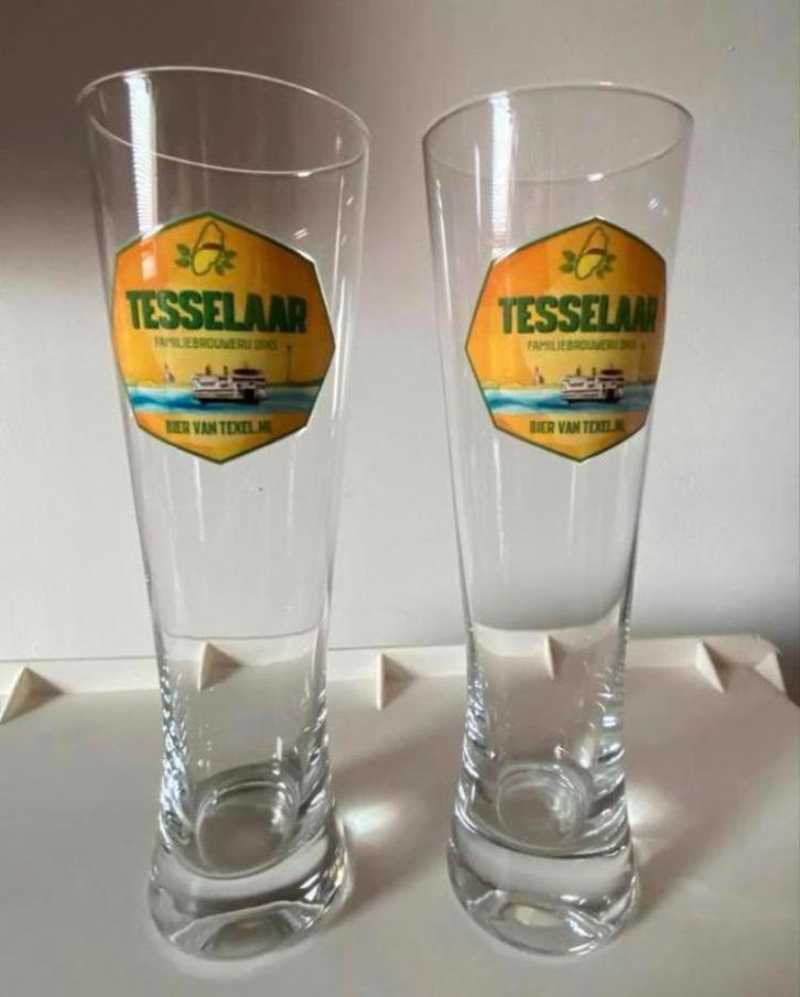 2x Bierglas van Tesselaar Texel. Hoogte 21,5 cm., Verzamelen, Biermerken, Zo goed als nieuw, Glas of Glazen, Overige merken, Ophalen of Verzenden