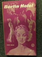 Hotel Berlin; door Vicki Baum, Gelezen, Ophalen of Verzenden, Vicki Baum, Amerika