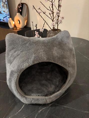 Kattenmandjes beschikbaar voor biedingen