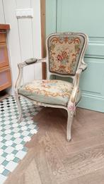 Antieke stoel fauteuil en cabriolet in  Louis xv stijl, Antiek en Kunst, Antiek | Meubels | Stoelen en Banken, Ophalen