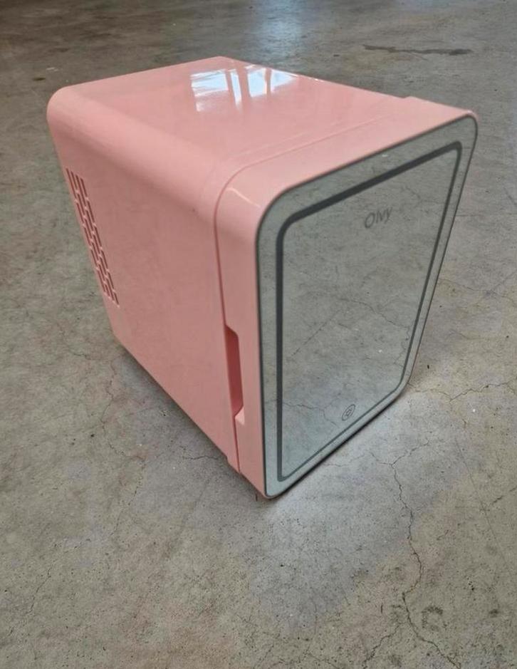 Mini koelkast - Olvy - inc ledlicht, spiegel en kabels, Witgoed en Apparatuur, Persoonlijke-verzorgingsapparatuur, Zo goed als nieuw