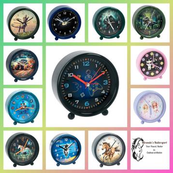 Nieuwe kinderwekkers met verschillende afbeeldingen beschikbaar voor biedingen