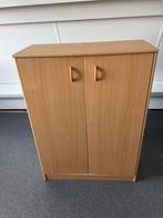 Hoge kast - houtlook - 3 planken - dichte deuren, Ophalen, Zo goed als nieuw, 25 tot 50 cm, 50 tot 100 cm