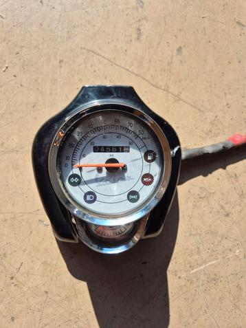 kilometer teller cockpit vespa lxv origineel  beschikbaar voor biedingen