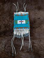 Native American Crow style buckskin bag., Verzamelen, Overige Verzamelen, Ophalen of Verzenden