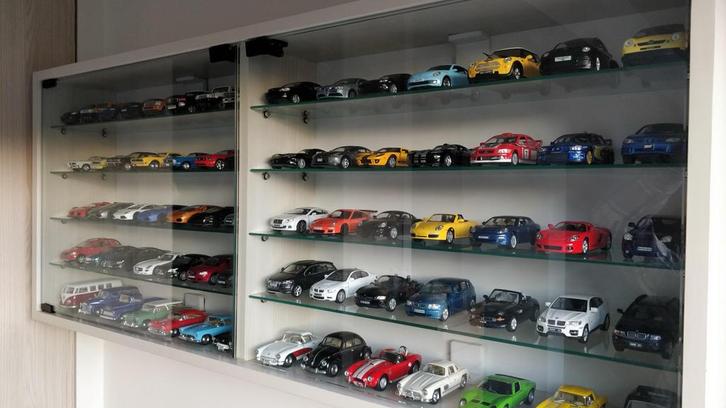 Display cabinet for collectioners | Vitrinekast, Huis en Inrichting, Kasten | Vitrinekasten, Zo goed als nieuw, Minder dan 100 cm