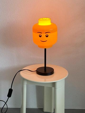  Hippe "Lego" tafellamp met hoofd beschikbaar voor biedingen