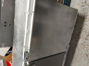 Bijna nieuwe Tafelmodel koelkast volledig inbouw beschikbaar voor biedingen