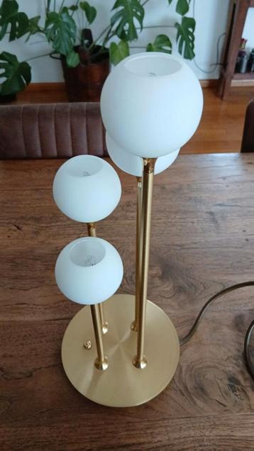 Messing tafellamp met 4 glazen bolletjes  beschikbaar voor biedingen