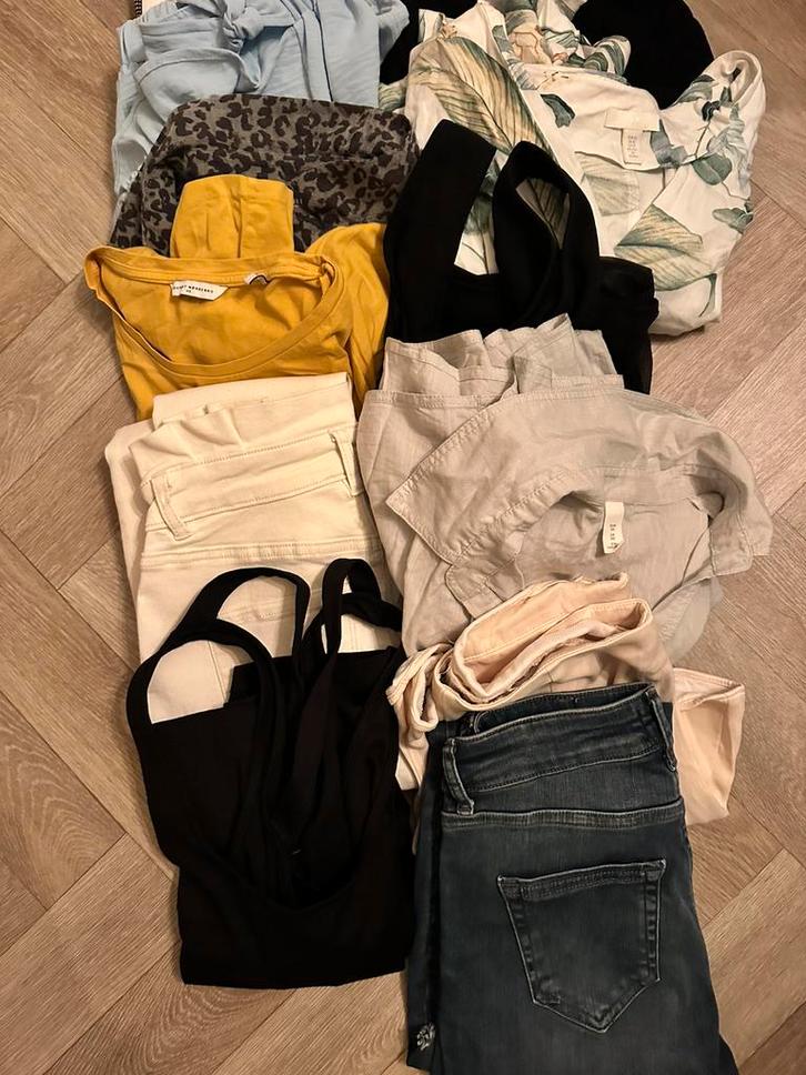 Partij inkoop dameskleding kledingpakket maat xs, 14 stuks, Kleding | Dames, Dames-kledingpakketten, Zo goed als nieuw, Maat 38/40 (M)