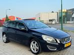Volvo V60 1.6 T3 R-Design Vol Optie/Dak/Trekhaak/, Voorwielaandrijving, 15 km/l, 4 cilinders, 150 pk