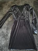 Prachtige velvet jurk, Ophalen of Verzenden, Zo goed als nieuw, Nikkie, Maat 34 (XS) of kleiner