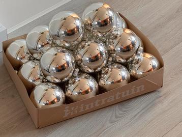 29 XL Zilveren Kerstballen Intratuin - Nieuw beschikbaar voor biedingen
